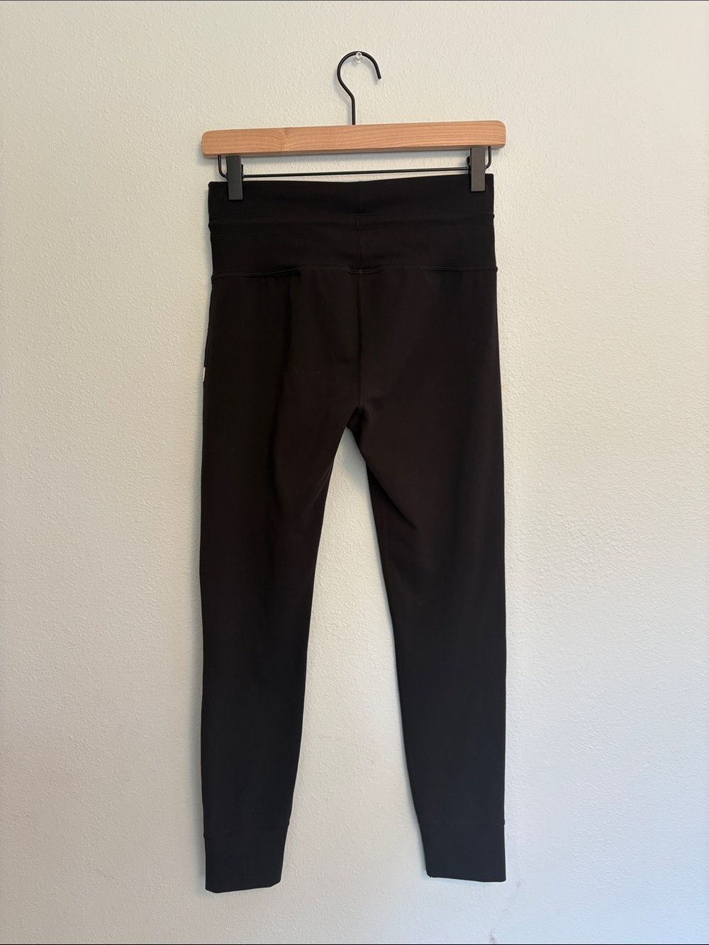Vuori Black Daily Legging - Picture 2 of 6